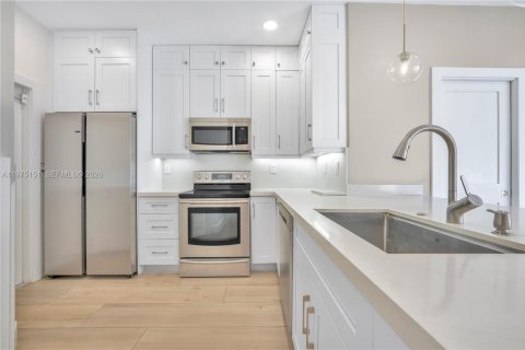 Adosado en venta en Miramar, Florida, 3 dormitorios, 153.29 m2 № 2040021 - foto 8