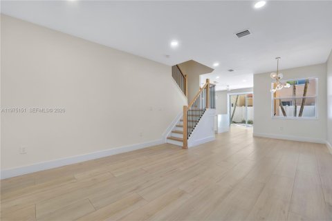 Adosado en venta en Miramar, Florida, 3 dormitorios, 153.29 m2 № 2040021 - foto 4