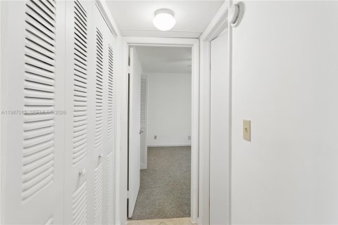 Condo in Margate, Florida, 2 bedrooms № 2050325 - photo 13