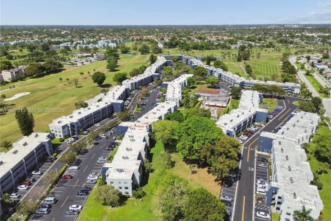 Condo in Margate, Florida, 2 bedrooms № 2050325 - photo 28