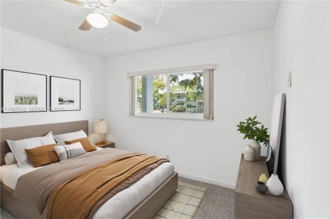 Condo in Margate, Florida, 2 bedrooms № 2050325 - photo 16