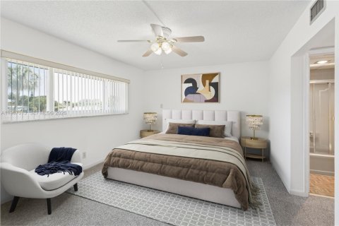 Condo in Margate, Florida, 2 bedrooms № 2050325 - photo 4