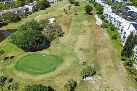 Condo in Margate, Florida, 2 bedrooms № 2050325 - photo 29