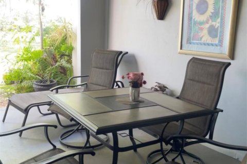 Condo in Margate, Florida, 2 bedrooms № 2050325 - photo 22