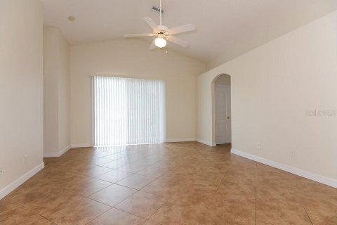 House in Wesley Chapel, Florida 4 bedrooms, 168.15 sq.m. № 1905132 - photo 8