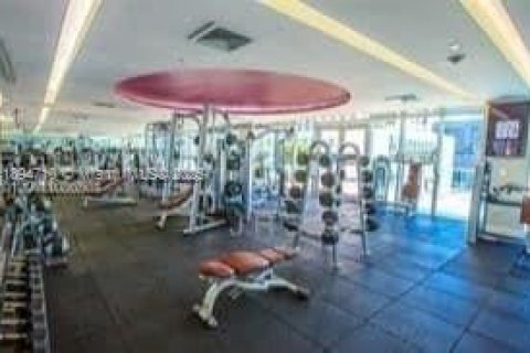 Condo in Miami, Florida, 1 bedroom  № 1947174 - photo 6