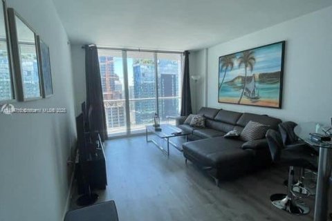 Condo in Miami, Florida, 1 bedroom  № 1947174 - photo 2