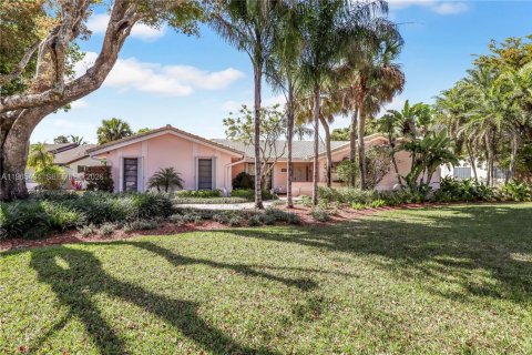 Дом в Майами, Флорида 4 спальни, 252.97м2 № 2027072