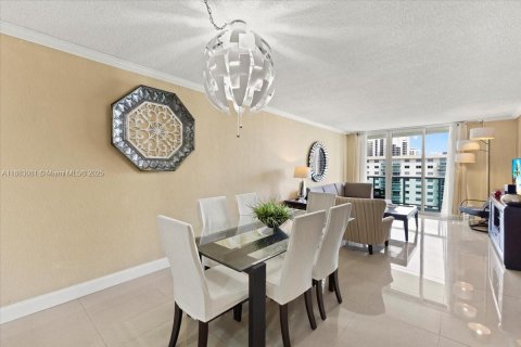 Купить кондоминиум в Санни-Айлс-Бич, Флорида 2 спальни, 139.82м2, № 1929572 - фото 12