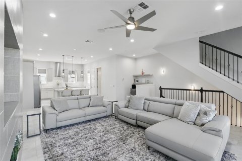 Adosado en alquiler en Orlando, Florida, 3 dormitorios, 198.81 m2 № 1856073 - foto 12