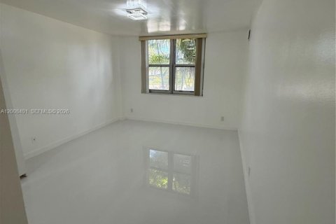 Condo in Fort Lauderdale, Florida, 2 bedrooms  № 2169251 - photo 7