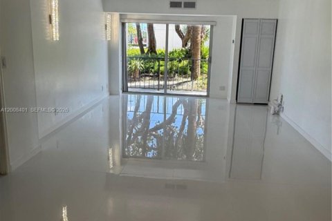 Condo in Fort Lauderdale, Florida, 2 bedrooms  № 2169251 - photo 4