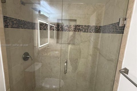 Condo in Fort Lauderdale, Florida, 2 bedrooms  № 2169251 - photo 3