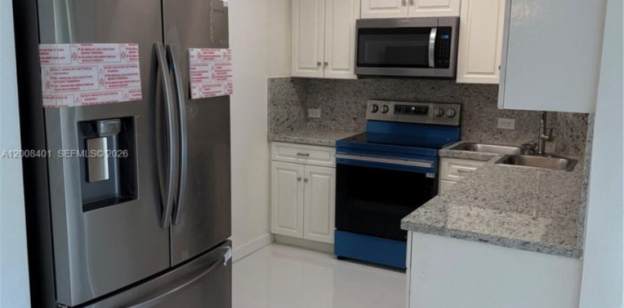 Condo in Fort Lauderdale, Florida, 2 bedrooms  № 2169251