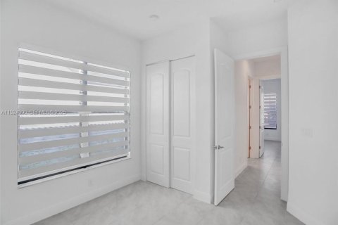 House in Coral Springs, Florida 3 bedrooms, 177.91 sq.m. № 1983716 - photo 6