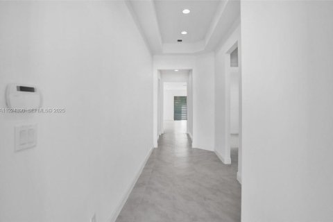 House in Coral Springs, Florida 3 bedrooms, 177.91 sq.m. № 1983716 - photo 7