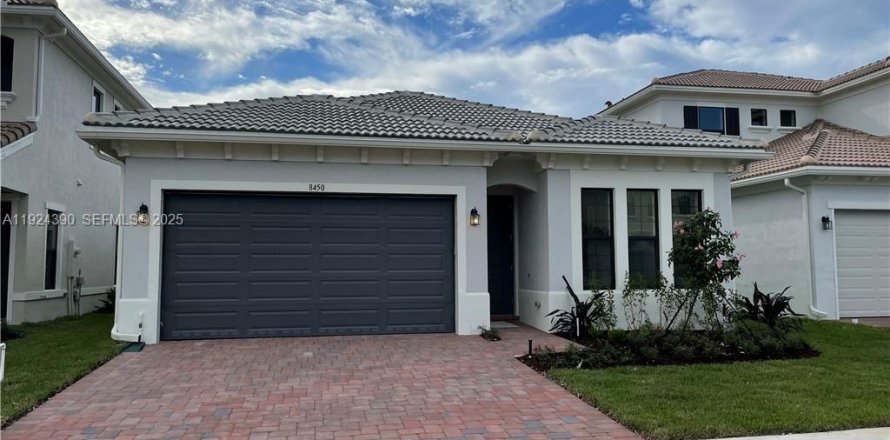 House in Coral Springs, Florida 3 bedrooms, 177.91 sq.m. № 1983716