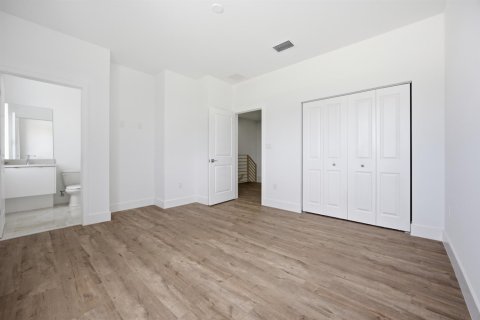 Adosado en venta en Pompano Beach, Florida, 2 dormitorios, 143.44 m2 № 2190095 - foto 2