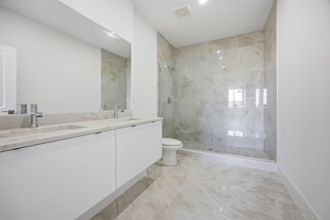 Adosado en venta en Pompano Beach, Florida, 2 dormitorios, 143.44 m2 № 2190095 - foto 23