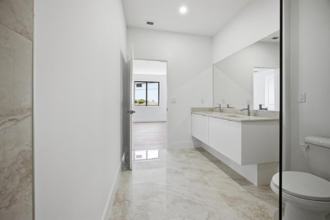 Adosado en venta en Pompano Beach, Florida, 2 dormitorios, 143.44 m2 № 2190095 - foto 24