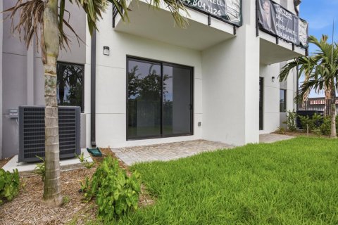 Adosado en venta en Pompano Beach, Florida, 2 dormitorios, 143.44 m2 № 2190095 - foto 5