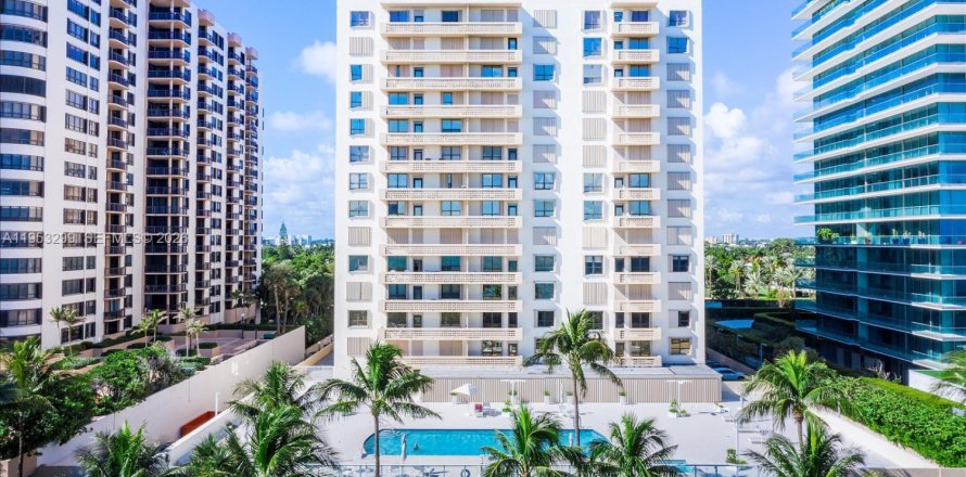 Condominio en Bal Harbour, Florida, 1 dormitorio  № 2007582