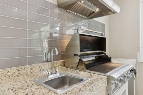 Villa ou maison à vendre à Clermont, Floride: 2 chambres, 201.78 m2 № 2298487 - photo 13