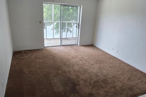 Condo in Plantation, Florida, 2 bedrooms  № 2172916 - photo 2