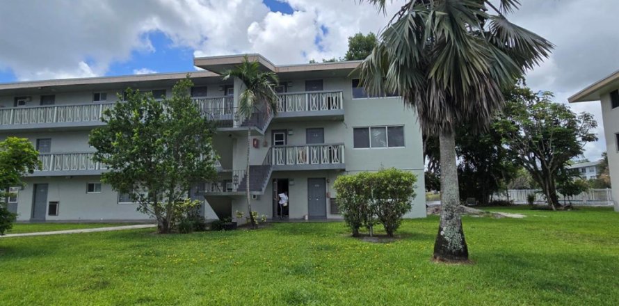 Condo in Plantation, Florida, 2 bedrooms  № 2172916