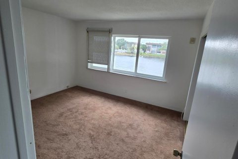 Condo in Plantation, Florida, 2 bedrooms  № 2172916 - photo 13