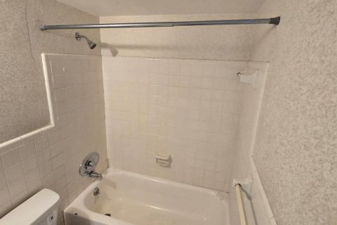 Condo in Plantation, Florida, 2 bedrooms  № 2172916 - photo 11