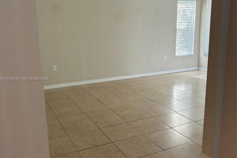 Villa ou maison à vendre à Kissimmee, Floride: 2 chambres, 190.45 m2 № 1996063 - photo 15