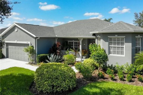Villa ou maison à vendre à Kissimmee, Floride: 2 chambres, 190.45 m2 № 1996063 - photo 2