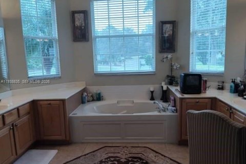 Villa ou maison à vendre à Kissimmee, Floride: 2 chambres, 190.45 m2 № 1996063 - photo 7