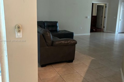 Villa ou maison à vendre à Kissimmee, Floride: 2 chambres, 190.45 m2 № 1996063 - photo 18