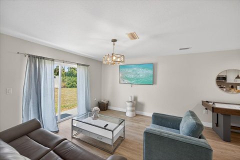 Villa ou maison à louer à Port Charlotte, Floride: 3 chambres, 117.99 m2 № 2214427 - photo 6