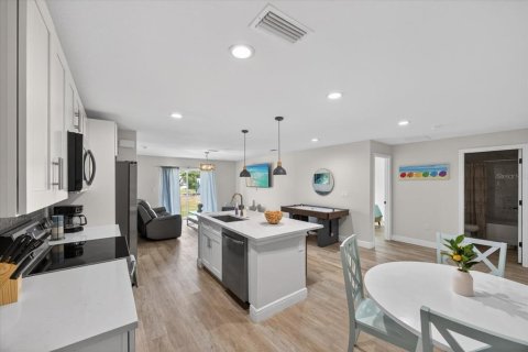 Villa ou maison à louer à Port Charlotte, Floride: 3 chambres, 117.99 m2 № 2214427 - photo 16