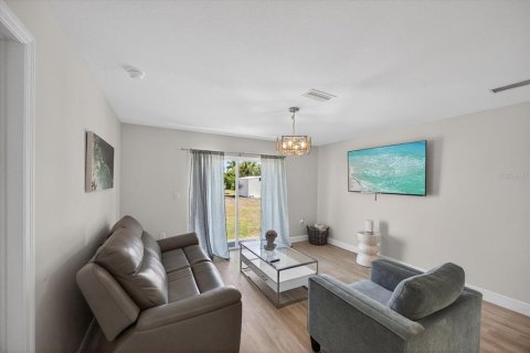 Villa ou maison à louer à Port Charlotte, Floride: 3 chambres, 117.99 m2 № 2214427 - photo 26