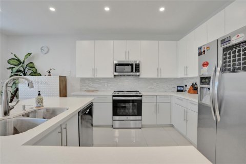 Villa ou maison à vendre à Weston, Floride: 5 chambres, 230.4 m2 № 2246444 - photo 30