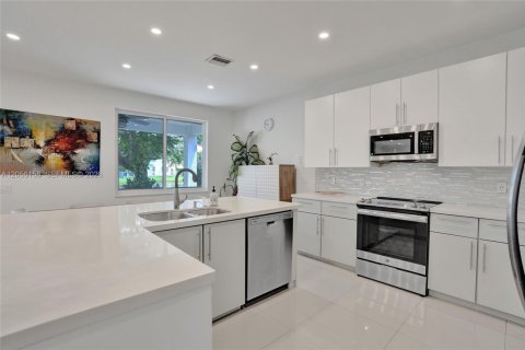 Villa ou maison à vendre à Weston, Floride: 5 chambres, 230.4 m2 № 2246444 - photo 29