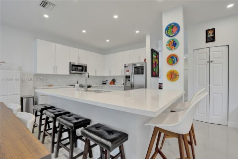 Villa ou maison à vendre à Weston, Floride: 5 chambres, 230.4 m2 № 2246444 - photo 28
