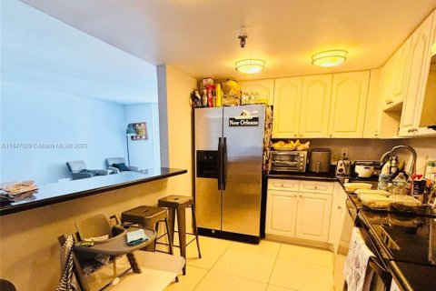 Condominio en venta en Miami Beach, Florida, 2 dormitorios, 127.09 m2 № 1849237 - foto 14