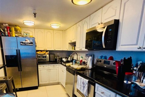 Condominio en venta en Miami Beach, Florida, 2 dormitorios, 127.09 m2 № 1849237 - foto 13