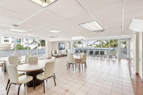Condominio en venta en Miami Beach, Florida, 2 dormitorios, 127.09 m2 № 1849237 - foto 19