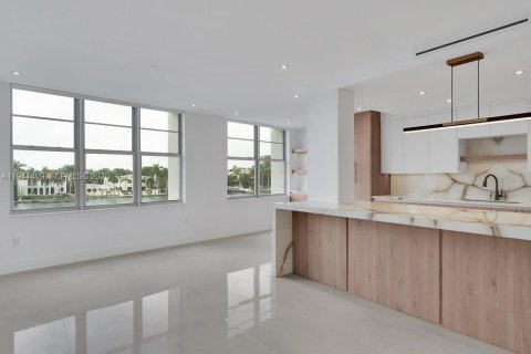 Condominio en venta en Miami Beach, Florida, 2 dormitorios, 170.01 m2 № 1999728 - foto 3