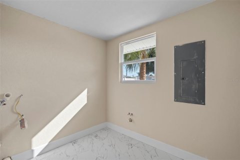 Villa ou maison à vendre à Bradenton, Floride: 4 chambres, 177.63 m2 № 2310770 - photo 12