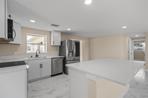 Villa ou maison à vendre à Bradenton, Floride: 4 chambres, 177.63 m2 № 2310770 - photo 9