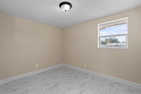 Villa ou maison à vendre à Bradenton, Floride: 4 chambres, 177.63 m2 № 2310770 - photo 18