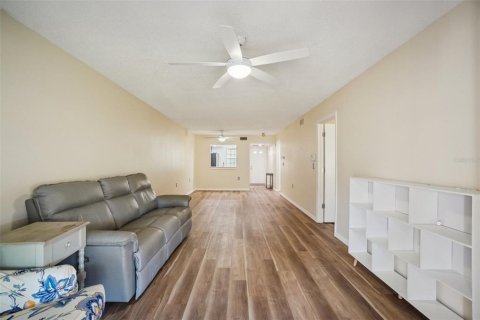 Condo in Port Richey, Florida, 2 bedrooms № 2141951 - photo 16