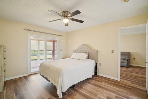 Condo in Port Richey, Florida, 2 bedrooms № 2141951 - photo 18